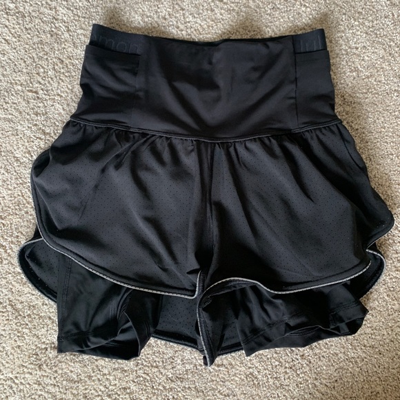 Lululemon Fast and Free 2-in-1 short - Picture 2 of 4